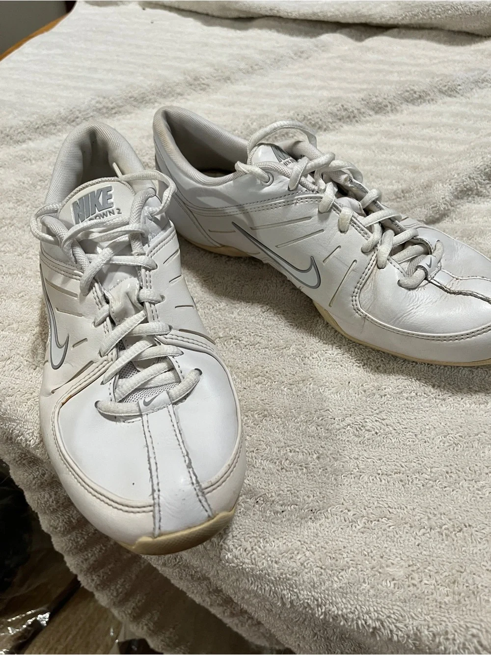 Nike Women’s White Athletic Leather Cheerleading Sneakers 7